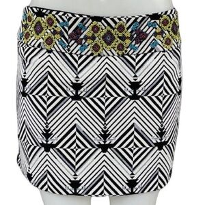 Suiteblanco Women’s Embroider Pattern Mini Skirt Size 6